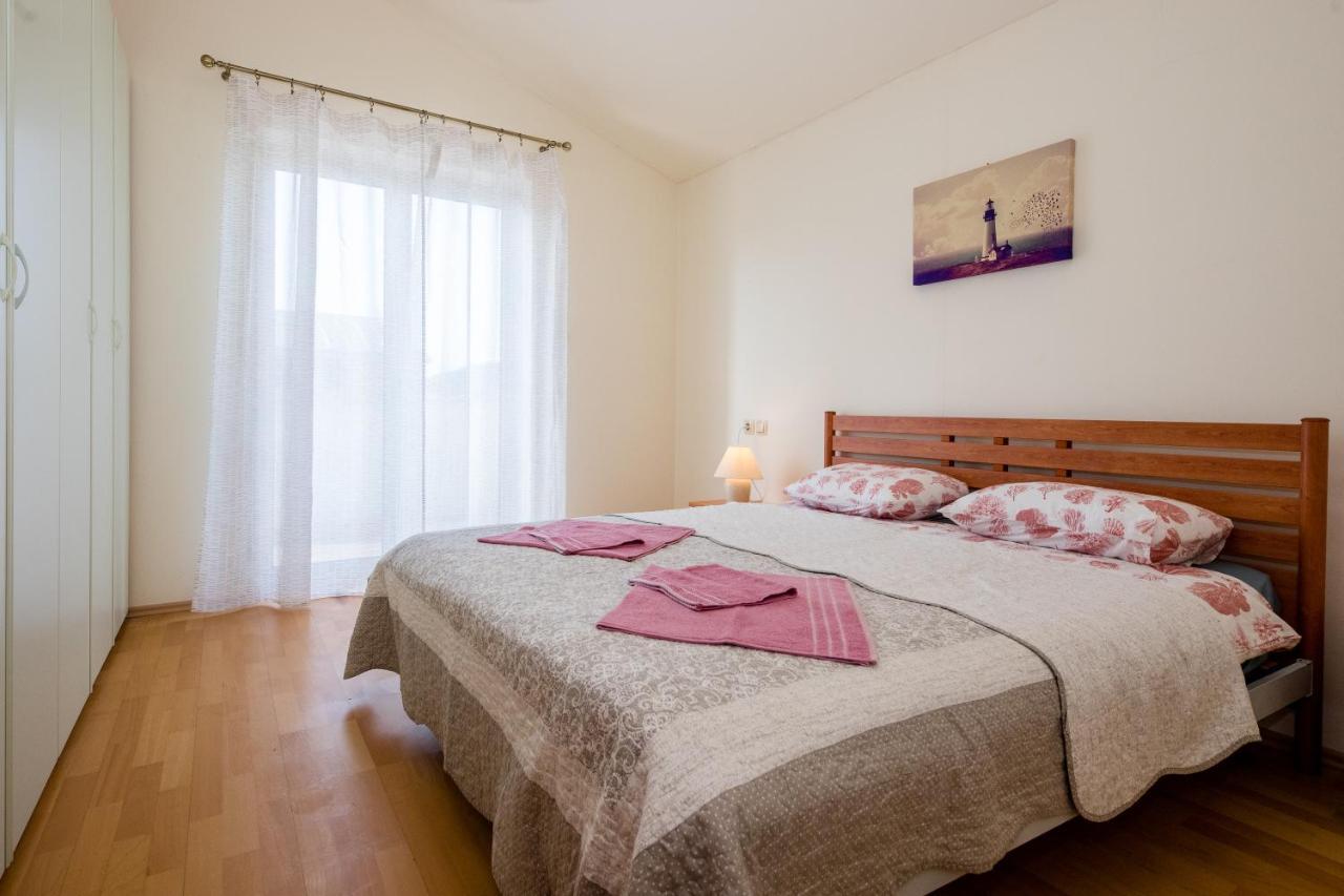 Nikolina Rab Apartments راب المظهر الخارجي الصورة